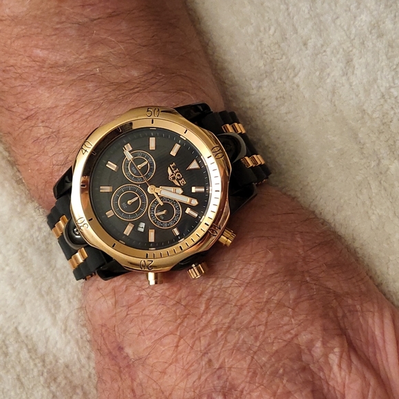 Quartz watch waterproof Stainless steel Price Reduced &firm - Picture 1 of 8